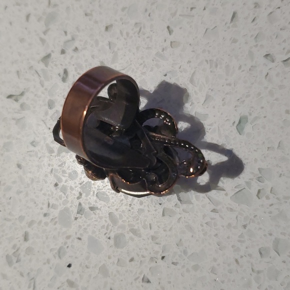 Bronze metal ring with olive and champagne colored stones (assuming cz) - Picture 4 of 4
